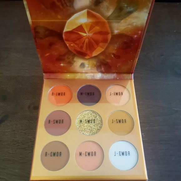 Gemstone Eyeshadow - Picture 3 of 3